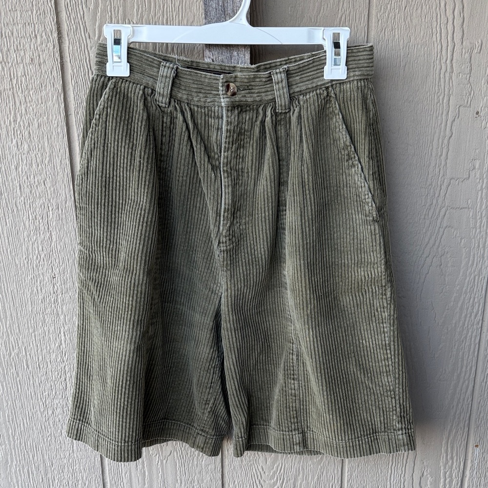 Eddie Bauer “Vintage-inspired Eddie Bauer corduroy Bermuda shorts (Y2K era)”